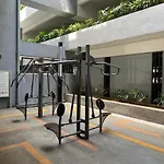 Neu Suites By The Relaxstay