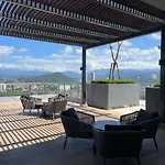 Neu Suites By The Relaxstay
