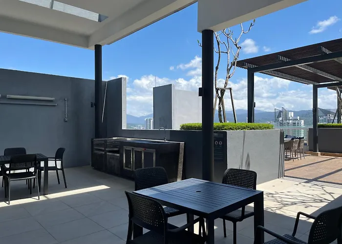 Neu Suites By The Relaxstay
